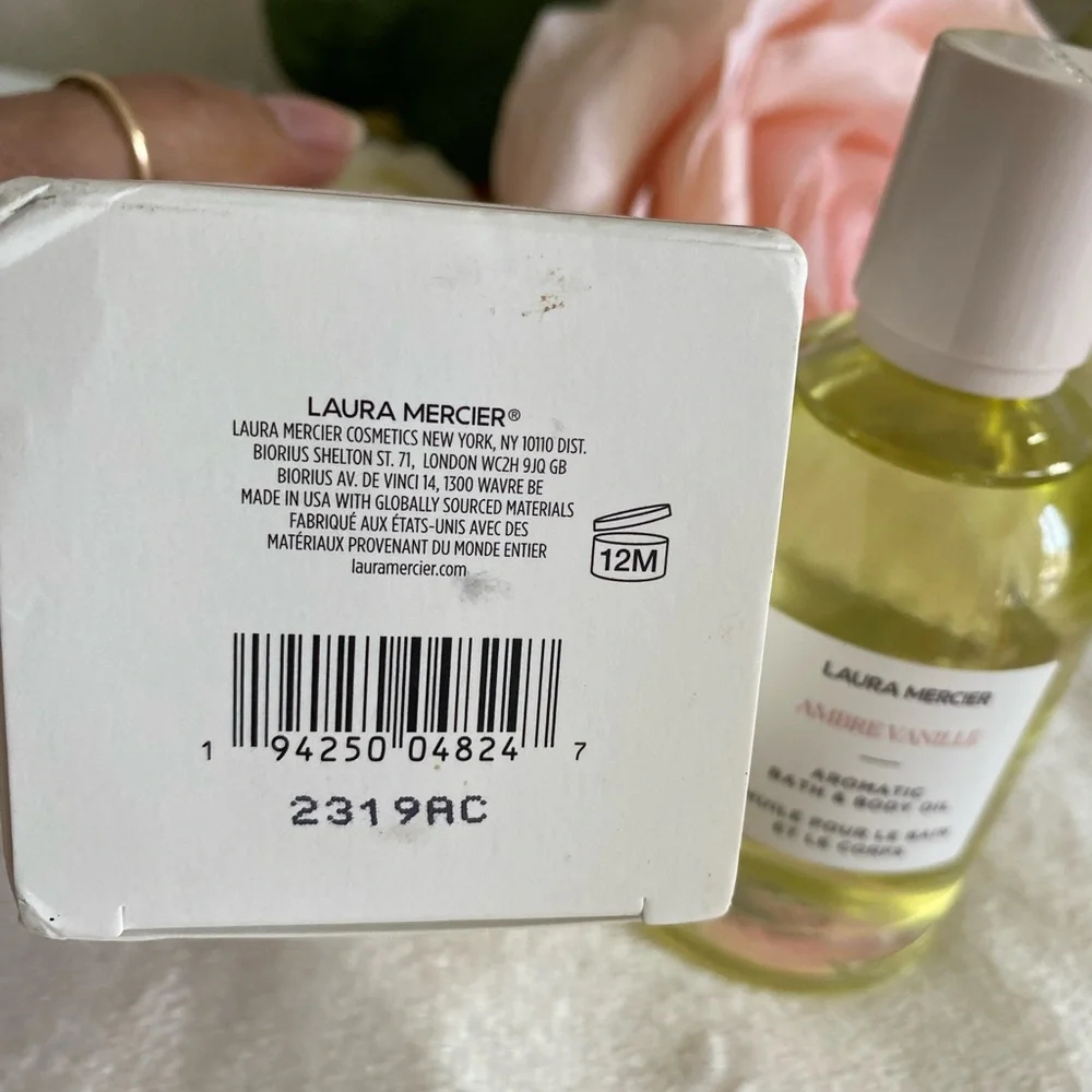 Laura Mercier Ambre Vanille Bath & Body Oil - Picture 4 of 8